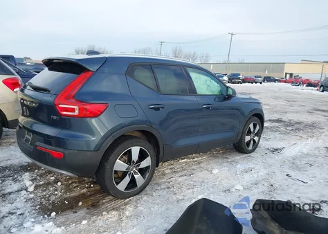 2021 Volvo Xc40 T5 Momentum from USA, damaged, VIN YV4162UK4M2428218
